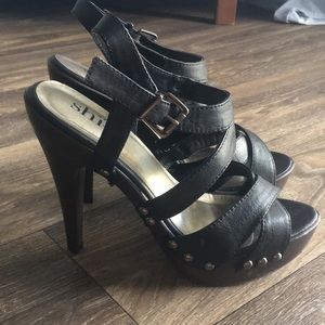 Shi Heeled Sandals
